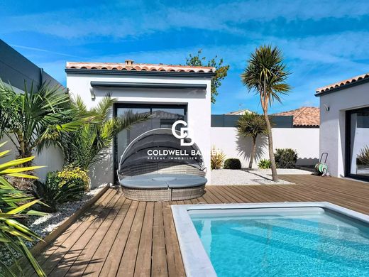 Luxury home in Talmont-Saint-Hilaire, Vendée