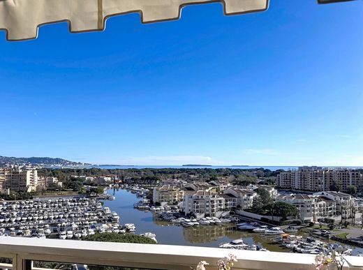 Apartamento - Mandelieu-la-Napoule, Alpes Marítimos