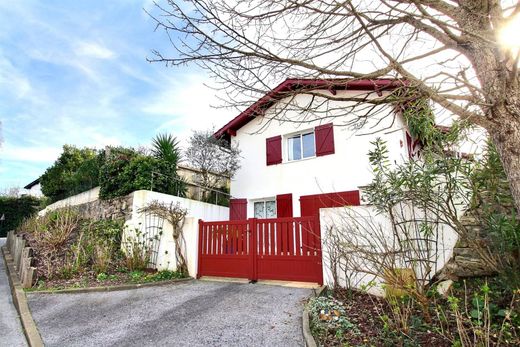 Luxury home in Guéthary, Pyrénées-Atlantiques