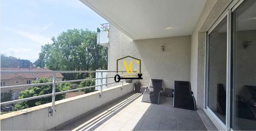 Apartament w Ferney-Voltaire, Ain