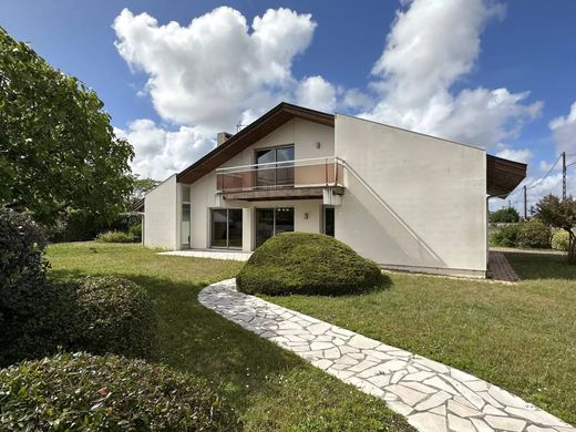 Casa di lusso a Gujan-Mestras, Gironda
