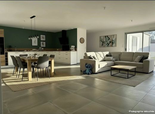 Maison de luxe à Sainte-Soulle, Charente-Maritime