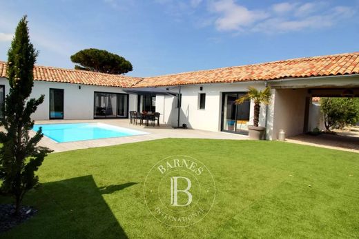 Luxury home in Le Bois-Plage-en-Ré, Charente-Maritime