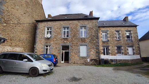 Wohnkomplexe in Merdrignac, Côtes-d'Armor