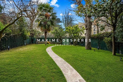 Apartment in Neuilly-sur-Seine, Hauts-de-Seine