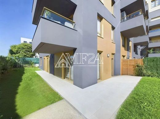 Apartment in Massy, Essonne