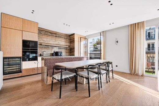 Apartment in La Muette, Auteuil, Porte Dauphine, Paris