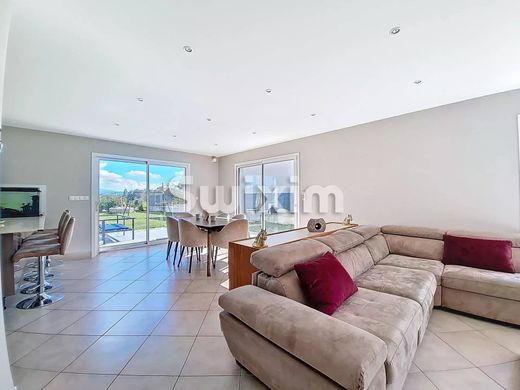 Luxury home in Péron, Ain