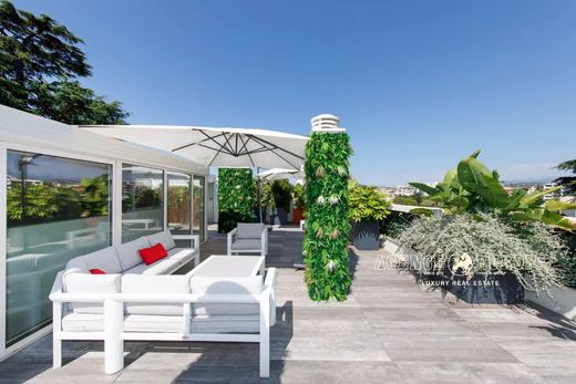 Apartment / Etagenwohnung in Cannes, Alpes-Maritimes