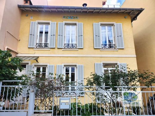 Maison de luxe à Menton, Alpes-Maritimes