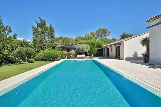Roquefort-les-Pins, Alpes-Maritimesの高級住宅