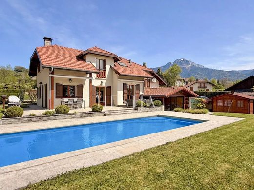 Casa di lusso a Les Ollières, Alta Savoia