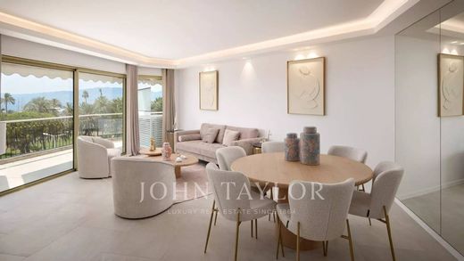Apartment / Etagenwohnung in Cannes, Alpes-Maritimes