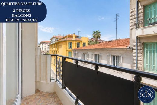 Apartment / Etagenwohnung in Nizza, Alpes-Maritimes