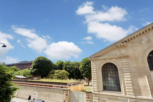 Apartment / Etagenwohnung in Tour Eiffel, Invalides – Ecole Militaire, Saint-Thomas d’Aquin, Paris