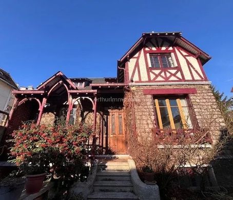 Casa di lusso a Joinville-le-Pont, Val-de-Marne