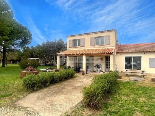 Villa in Arles, Bouches-du-Rhône