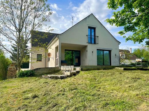 Casa de lujo en Le Châtelet-en-Brie, Sena y Marne