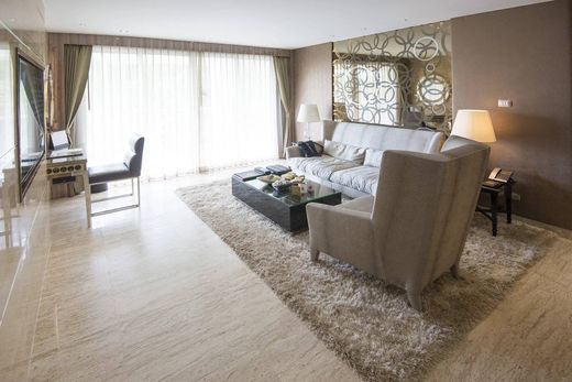 Apartment in Salpêtrière, Butte-aux-Cailles, Croulebarbe, Paris