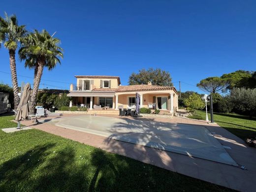 Villa in Bagnols-en-Forêt, Var