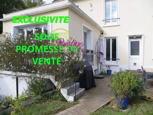 منزل ﻓﻲ Maisons-Laffitte, Yvelines