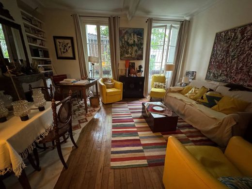 아파트 / Buttes-Chaumont, Villette, Bas Belleville, Paris