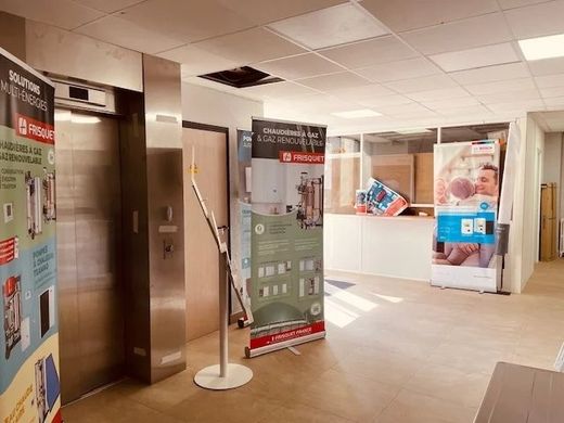 Biuro w Saint-Thibault-des-Vignes, Seine-et-Marne