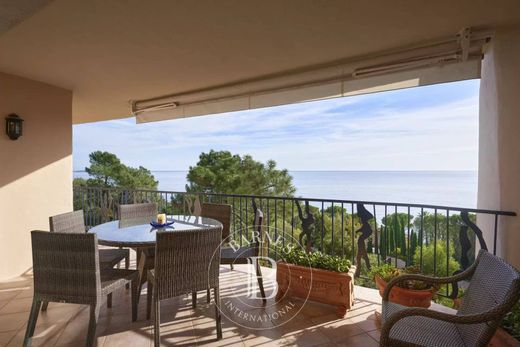 Apartment in Théoule-sur-Mer, Alpes-Maritimes