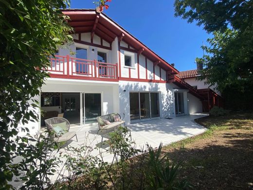 Luxury home in Guéthary, Pyrénées-Atlantiques