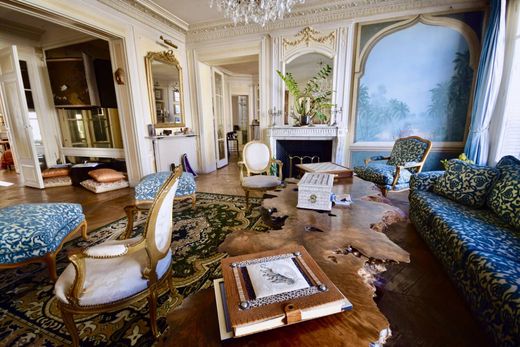 Apartment in Champs-Elysées, Madeleine, Triangle d’or, Paris