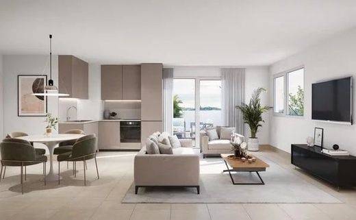 Apartment / Etagenwohnung in Vanves, Hauts-de-Seine