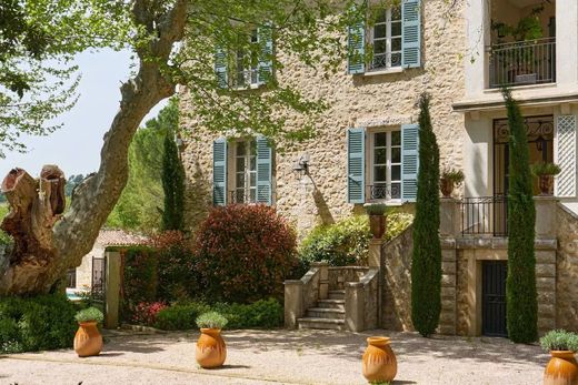Lüks ev Fayence, Var