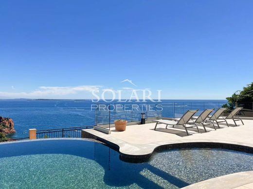 빌라 / Théoule-sur-Mer, Alpes-Maritimes