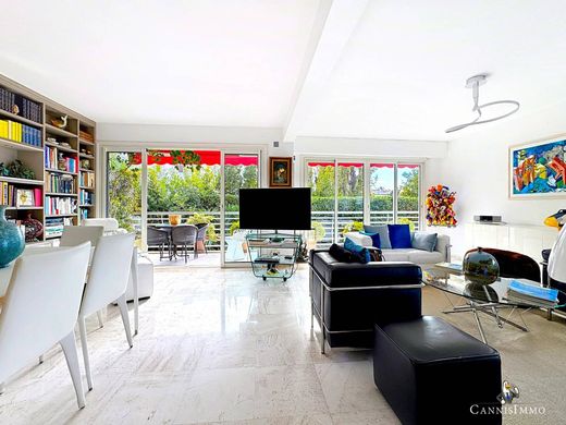 カンヌ, Alpes-Maritimesのアパートメント