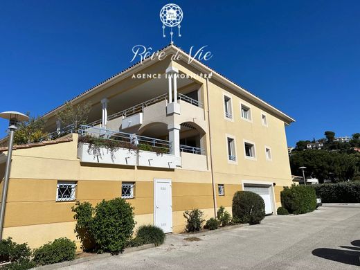 Apartment in Le Lavandou, Var