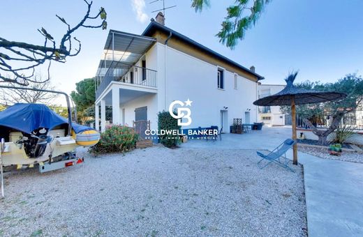 Cabestany, Pyrénées-Orientalesの高級住宅