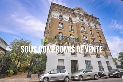 Apartment / Etagenwohnung in Bois-Colombes, Hauts-de-Seine