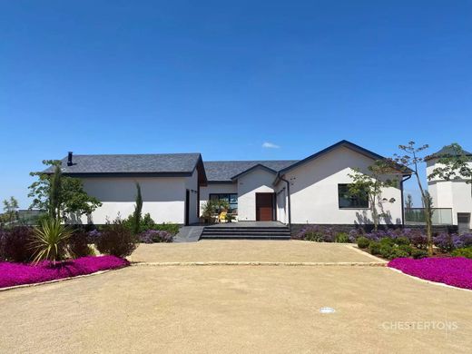 Villa for sale in Benslimane