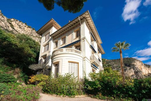 Beaulieu-sur-Mer, Alpes-Maritimesのアパートメント