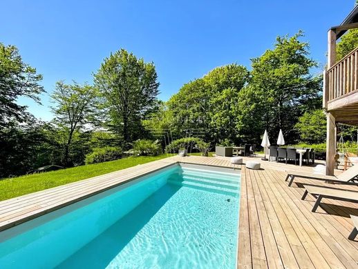 Luxury home in Pont-l'Évêque, Calvados