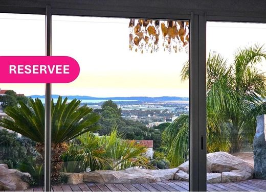 Элитный дом, Иер, Var