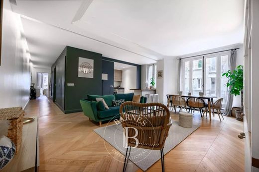 Apartment / Etagenwohnung in Montmartre, Abbesses, Grandes-Carrières, Paris
