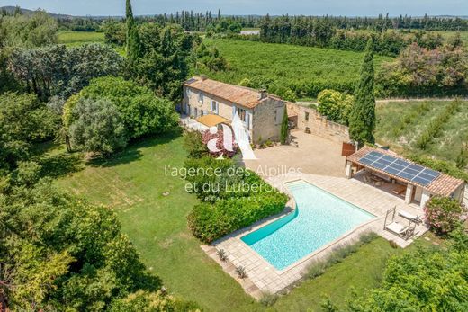 Luxury home in Boulbon, Bouches-du-Rhône