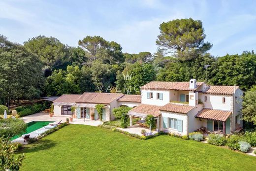 Villa in Roquefort-les-Pins, Alpes-Maritimes