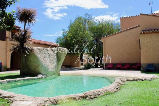 Bompas, Pyrénées-Orientalesのホテル