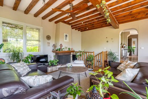 Chalet à Dardilly, Rhône