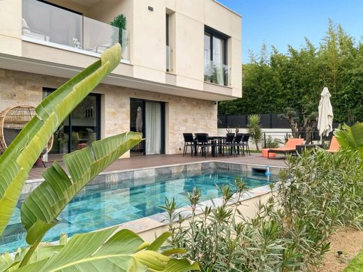 Luxus-Haus in Mougins, Alpes-Maritimes