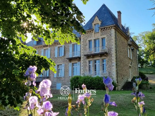 Kasteel in La Côte-Saint-André, Isère