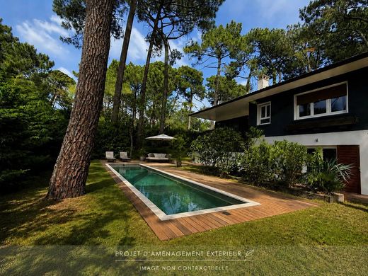 Luxury home in Pyla sur Mer, Gironde