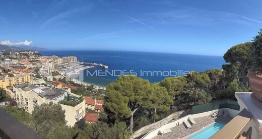 Cap-d'Ail, Alpes-Maritimesのアパートメント